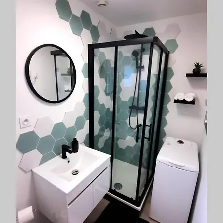 Duplex Cocoon Centre / Wifi / Netflix * تروي